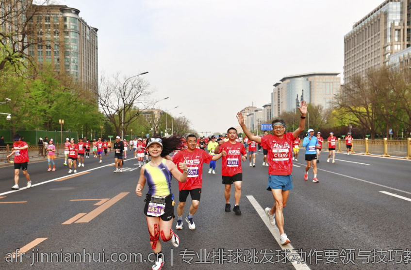 专业排球跳发球动作要领与技巧教学视频